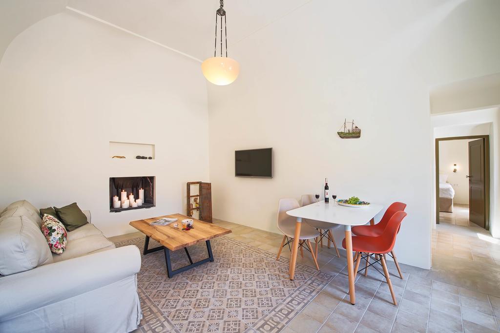 Mantilida Villa Emporio  Eksteriør billede